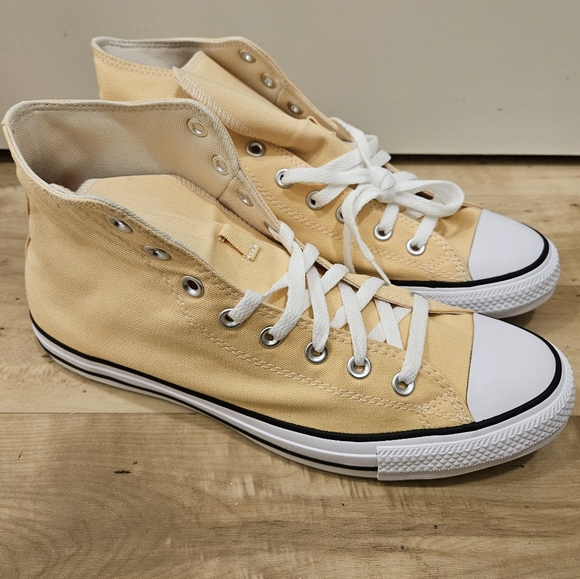 Converse Chuck Taylor All Stars Canvas Men’s 10 Women’s 12 High Top NWOB - Picture 2 of 7